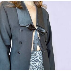 Vintage 90s unique ribbon tie bow front closure black woman’s blazer